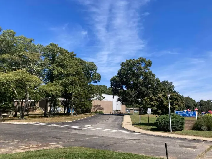 Lease for Bellerose signed by both parties, agreement details explained