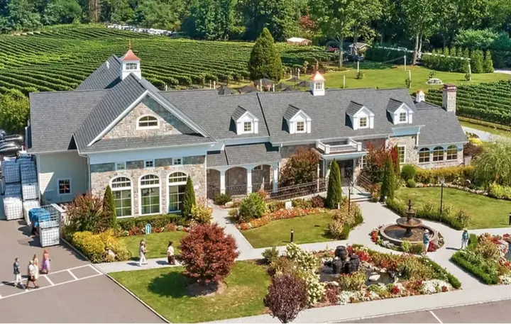 Del Vino Vineyards of Northport named one of OpenTable's Top 100 Restaurants in U.S.