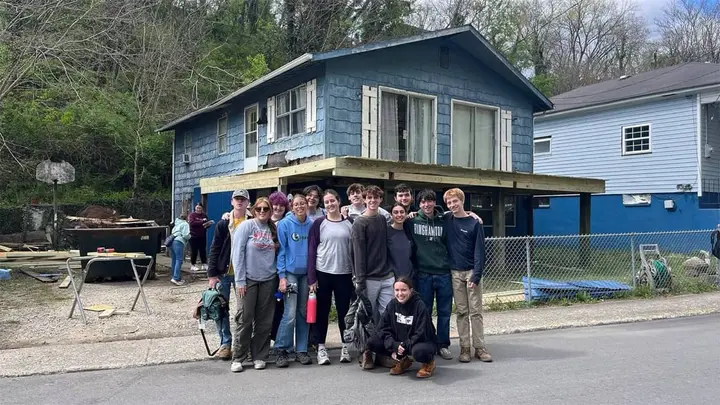 On their own: Northport high schoolers continue service work despite challenges