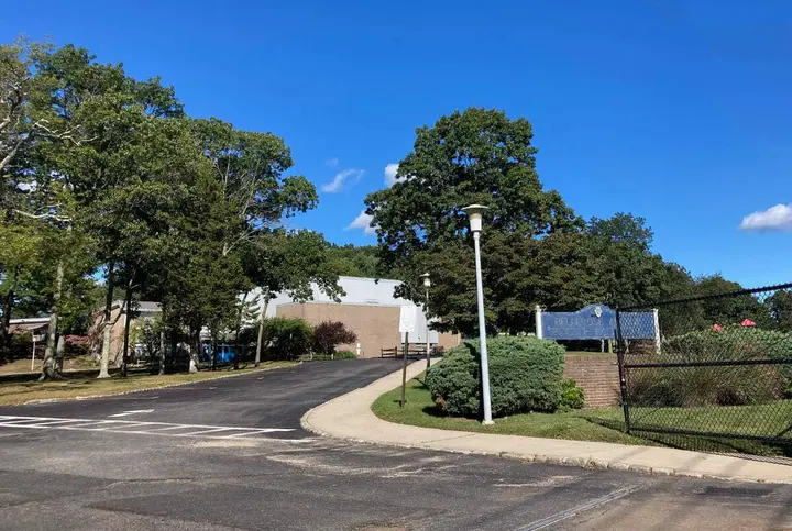 Plans to discuss contract with school district’s real estate firm at upcoming BOE meeting