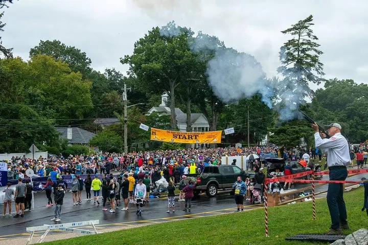 A damp but not dreary Cow Harbor 10K showcases spirit and love of the run
