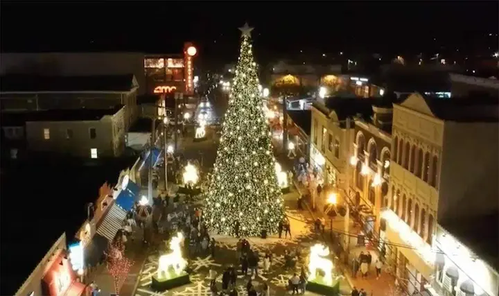 Huntington Village Holiday Spectacular back on, thanks to donation from Northwell Health 