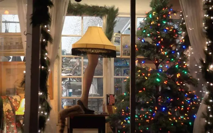 A Christmas Story: Leg lamp lighting returns to original Main Street location