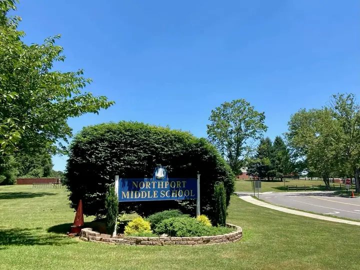 Principal reacts to airsoft pistol brought inside middle school: “utterly irresponsible”