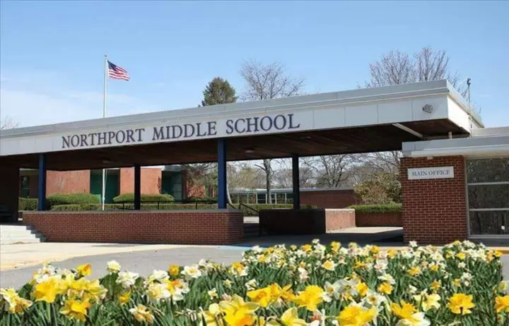 Middle school PTSA and Superintendent advocate for extended hours for crossing guards to cover “zero period”