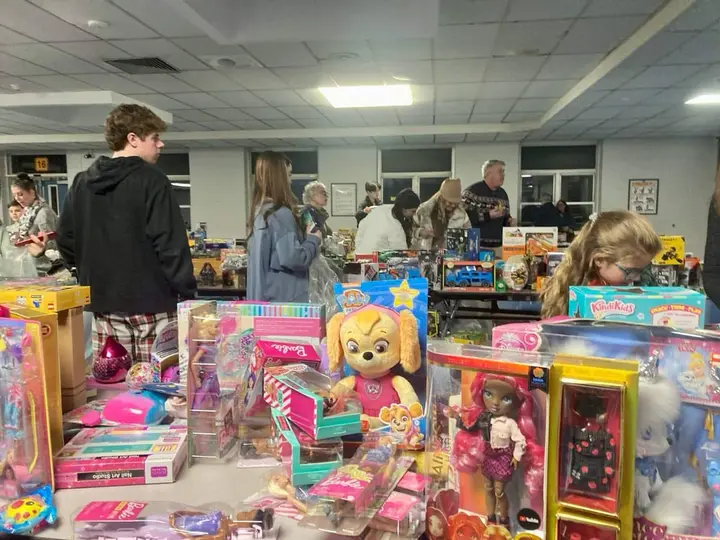 Filling wishes: Our Town gives back to the community this holiday