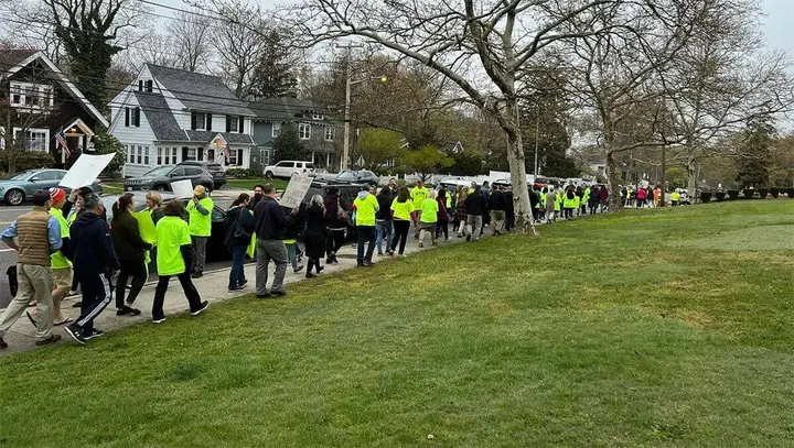 UTN shows up to support colleagues amidst “unwarranted acts,” union president demands better plan for September