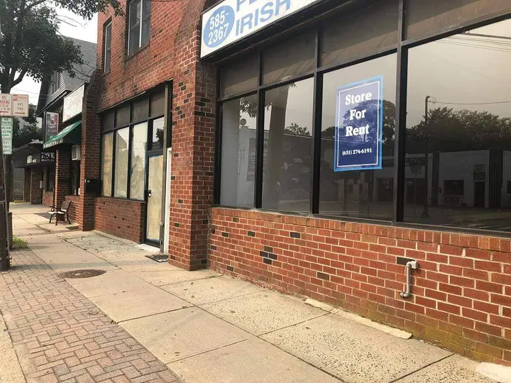New zombie home and vacant property law adopted by the Town of Huntington Board